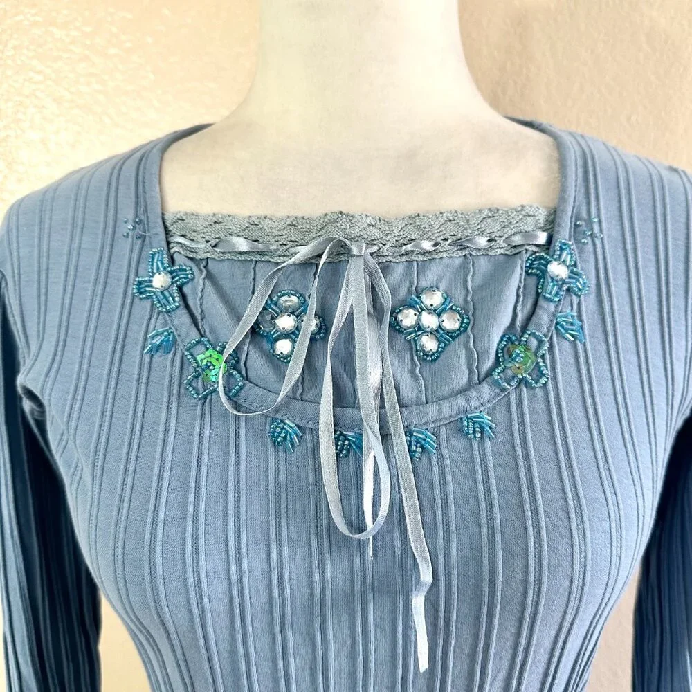 Adriane Dilafield Vtg Y2K Blue Beaded Bow Long-sleeved Top